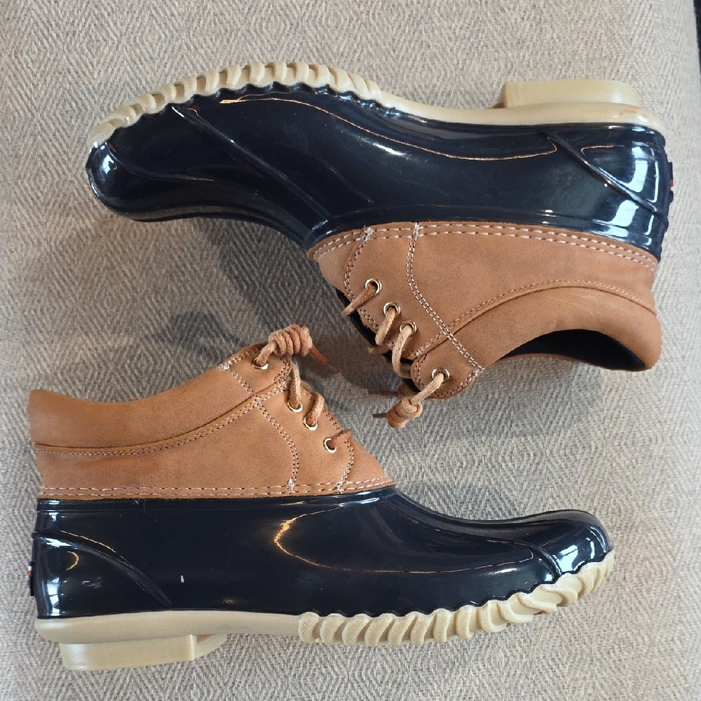 Tommy Hilfiger Navy and Tan Duck Boots Womens Size 9 Like New